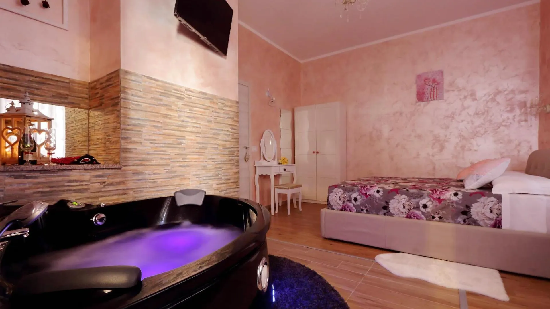 Deluxe Rooms And Chilling Jacuzzi Suite Guesthouse Rzym 2*,  Włochy