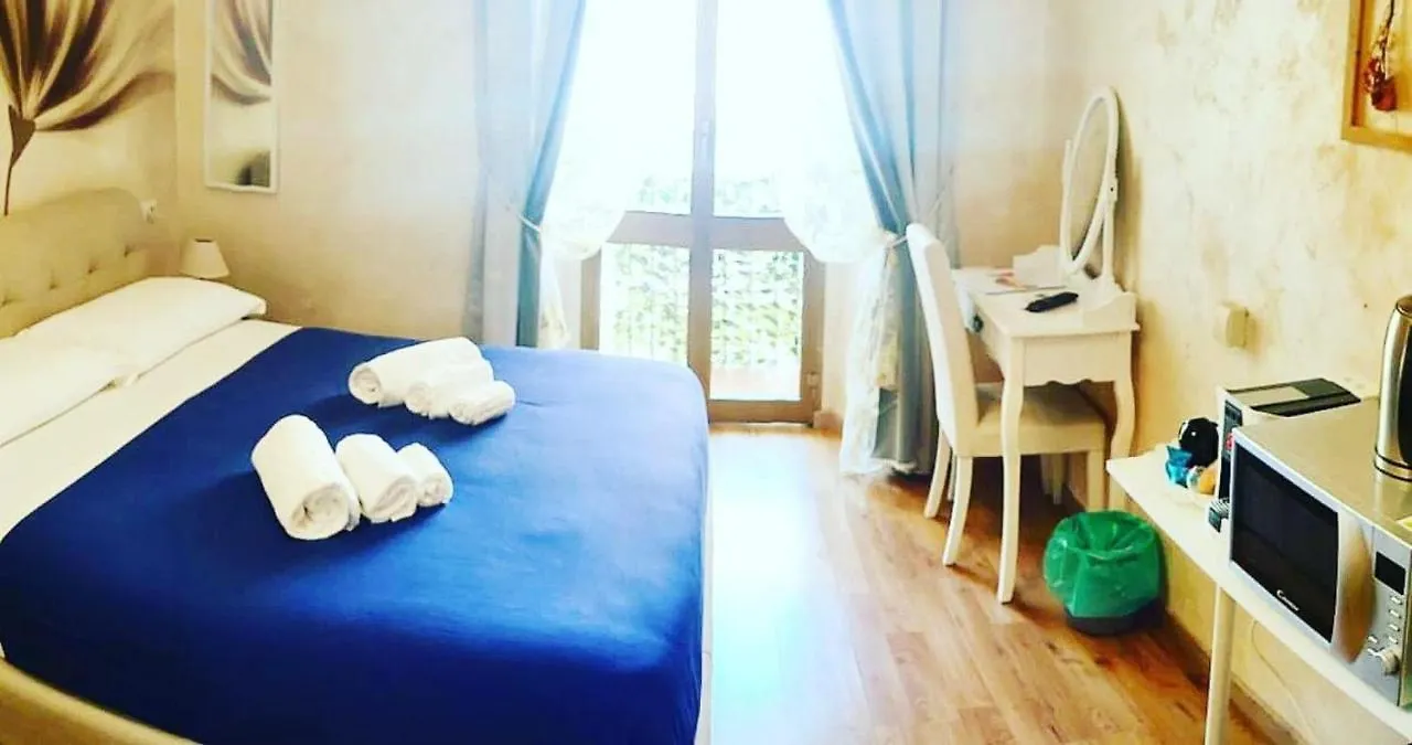 Deluxe Rooms And Chilling Jacuzzi Suite Guesthouse Roma Italia