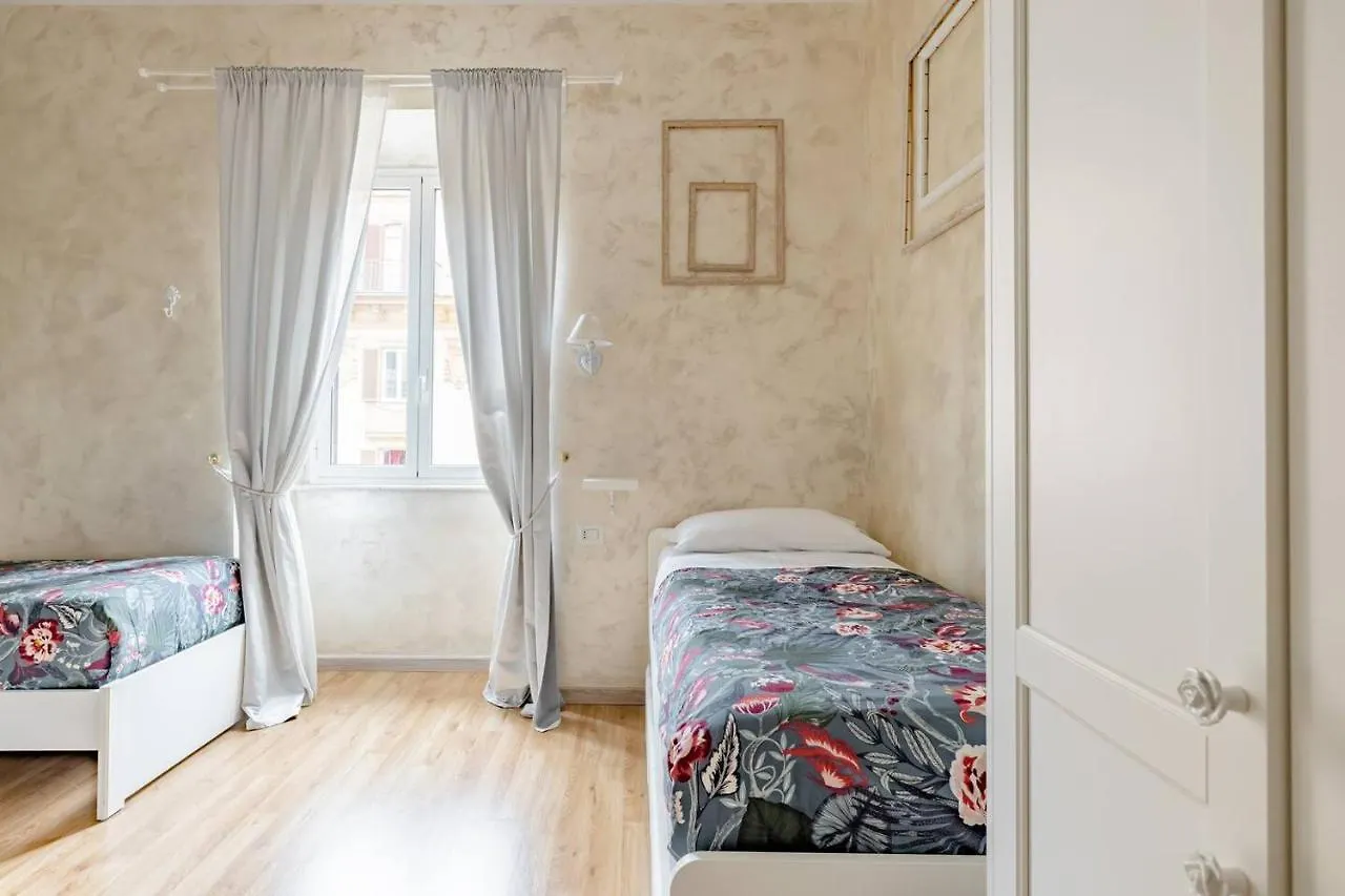 Deluxe Rooms And Chilling Jacuzzi Suite Guesthouse Roma 2*,